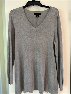 Dkny Heather Gray V-Neck Long Sleeve Sweater